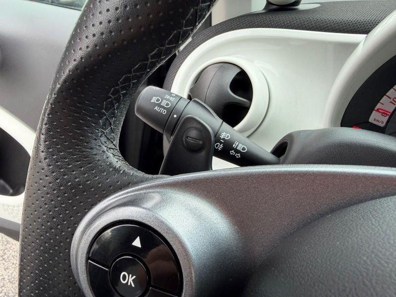 smart fortwo 90 TURBO passion twinamic, TETTO PANORAMA, LED
