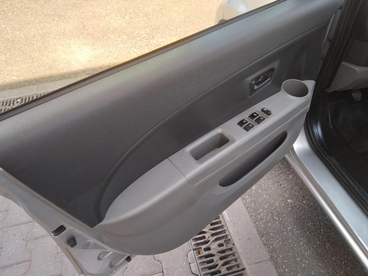 Daihatsu Sirion 1.3 91cv Taka Green Powered x neopatentati