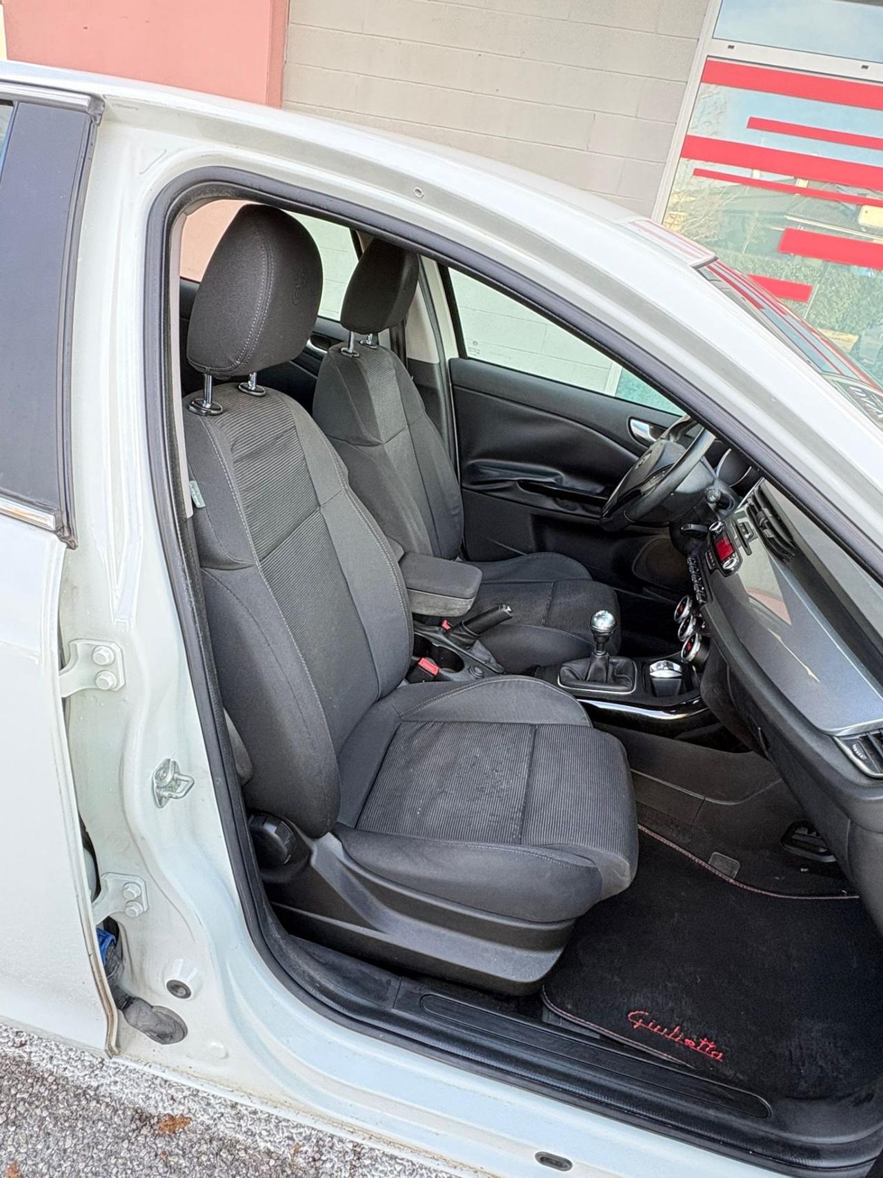 Alfa Romeo Giulietta 1.6 jtdm Neopatentati