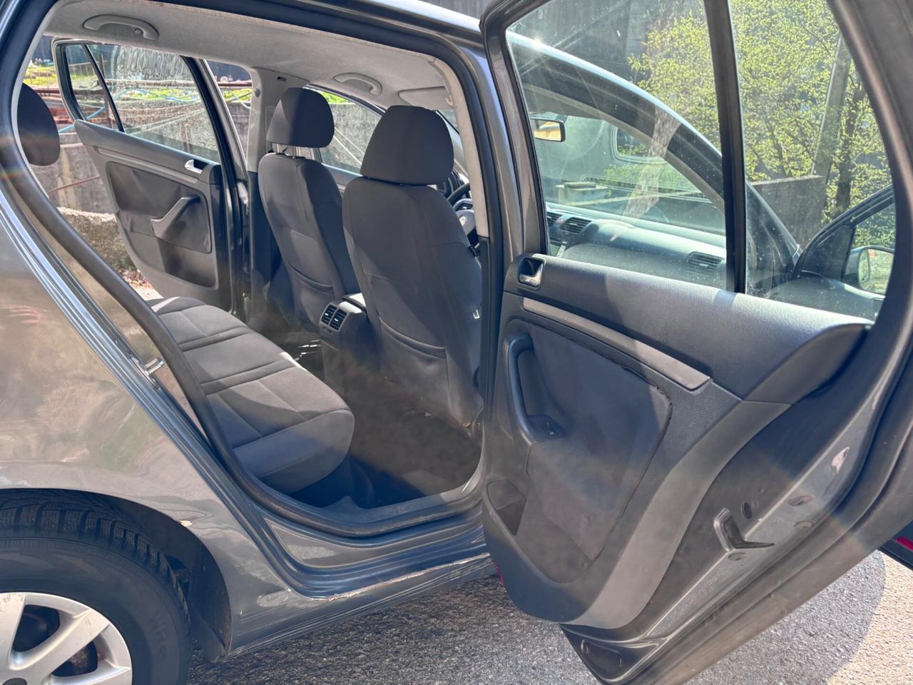 Volkswagen Golf 1.6 16V FSI 3p. Sportline