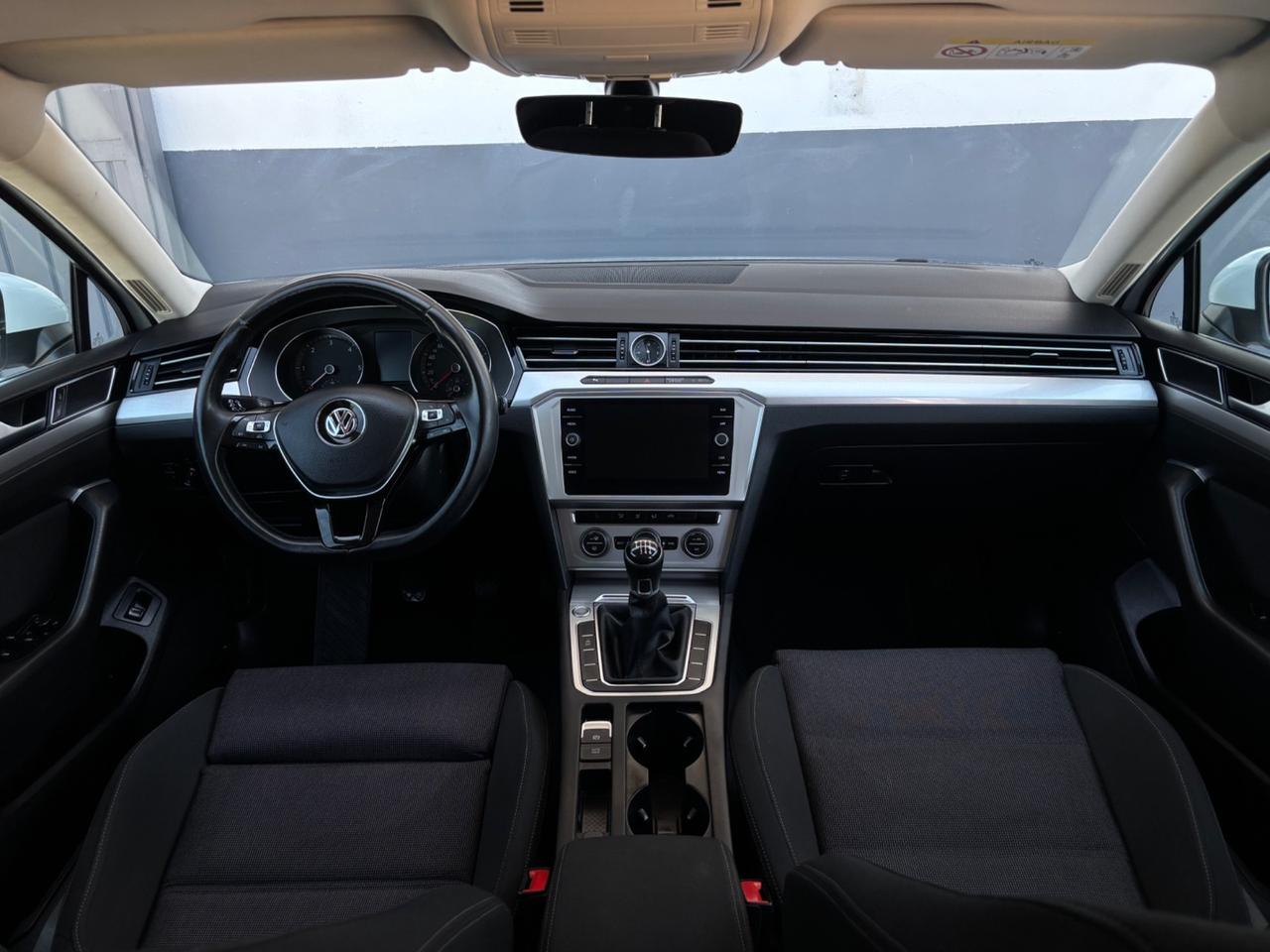 Volkswagen Passat 1.6 TDI. Garanzia. Neopatentati