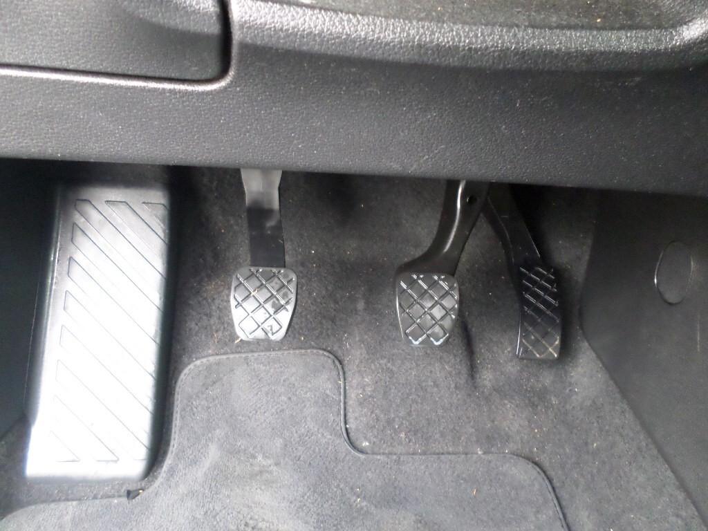 Audi Q2 30 TDI Business