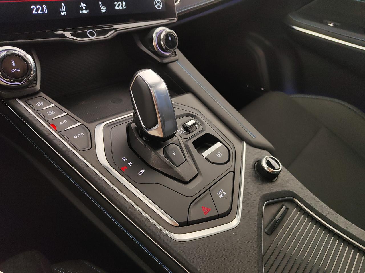 LYNK & CO 01 1.5 td phev auto