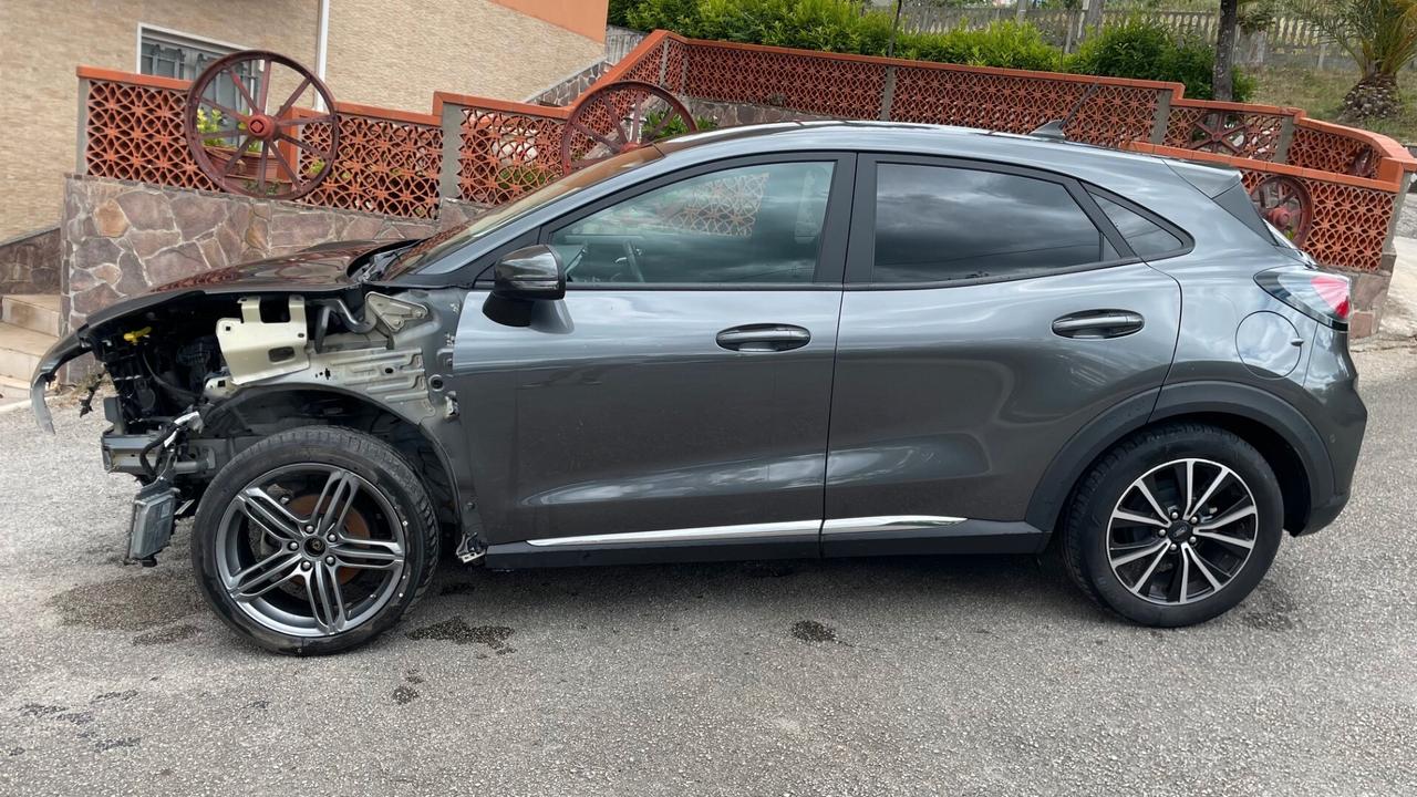 Ford Puma 1.0 EcoBoost Hybrid 125 CV S&S Titanium -incidentata