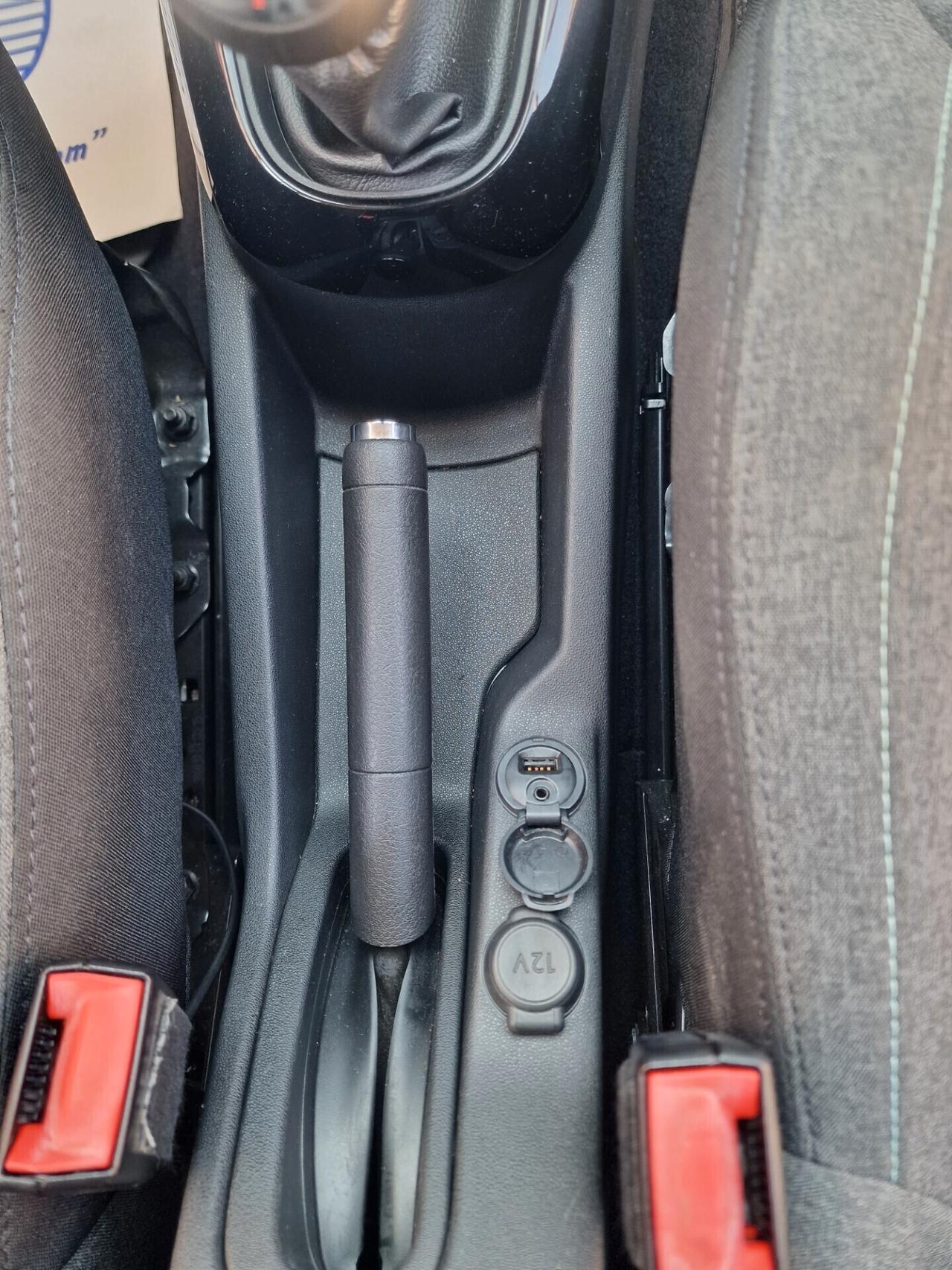 Citroen C3 PureTech 82 Feel Edition distb ok!!