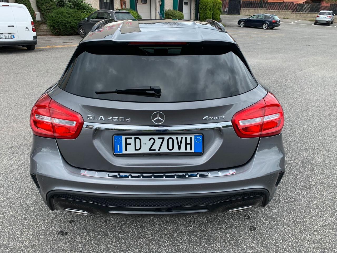 MERCEDES-BENZ GLA 220D 4MATIC AMG AUTO.