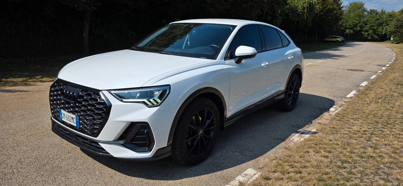 Audi Q3 35 TFSI Business Advanced