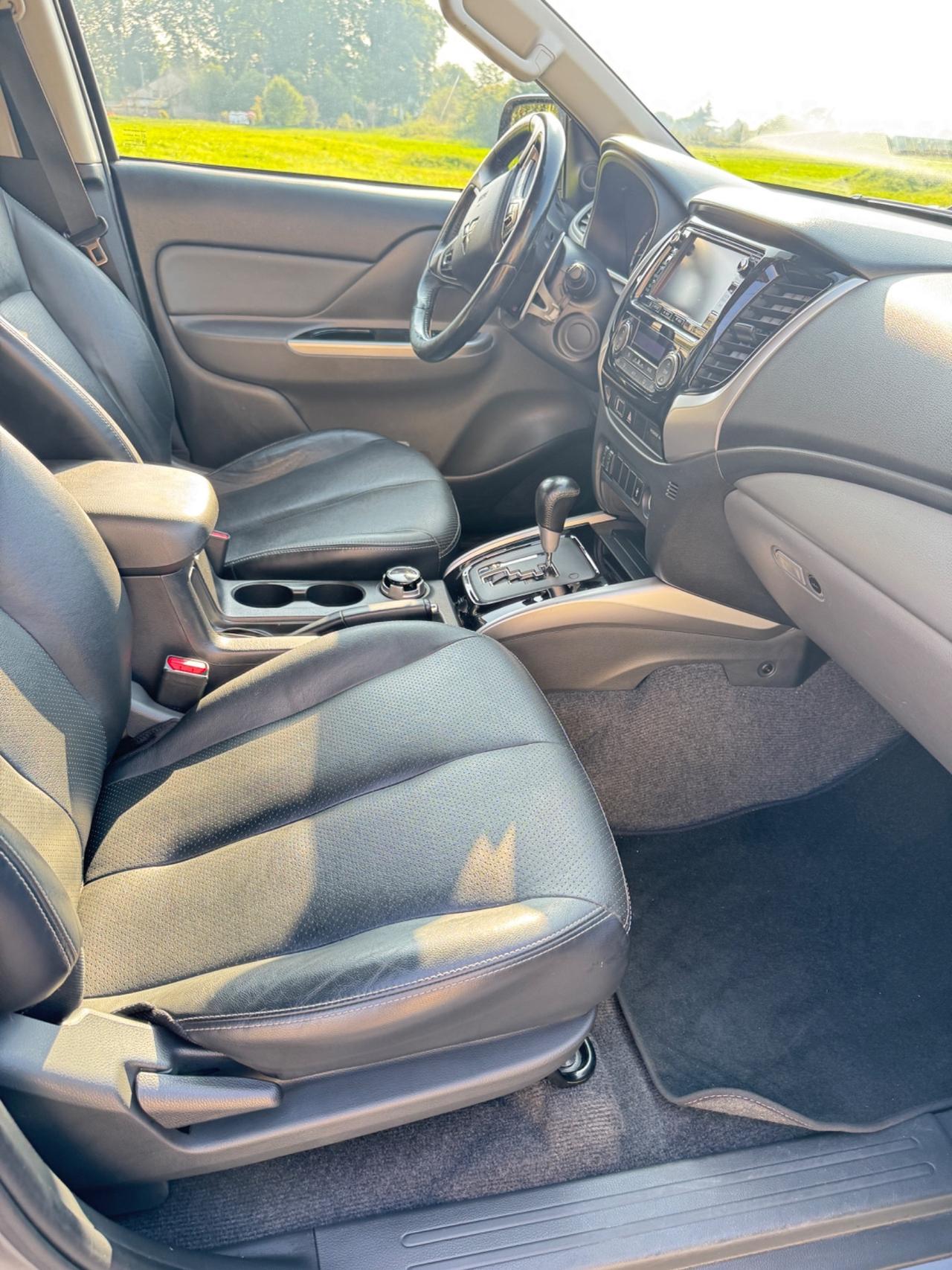 Mitsubishi L200 2.4 DI-D/181CV Double Cab