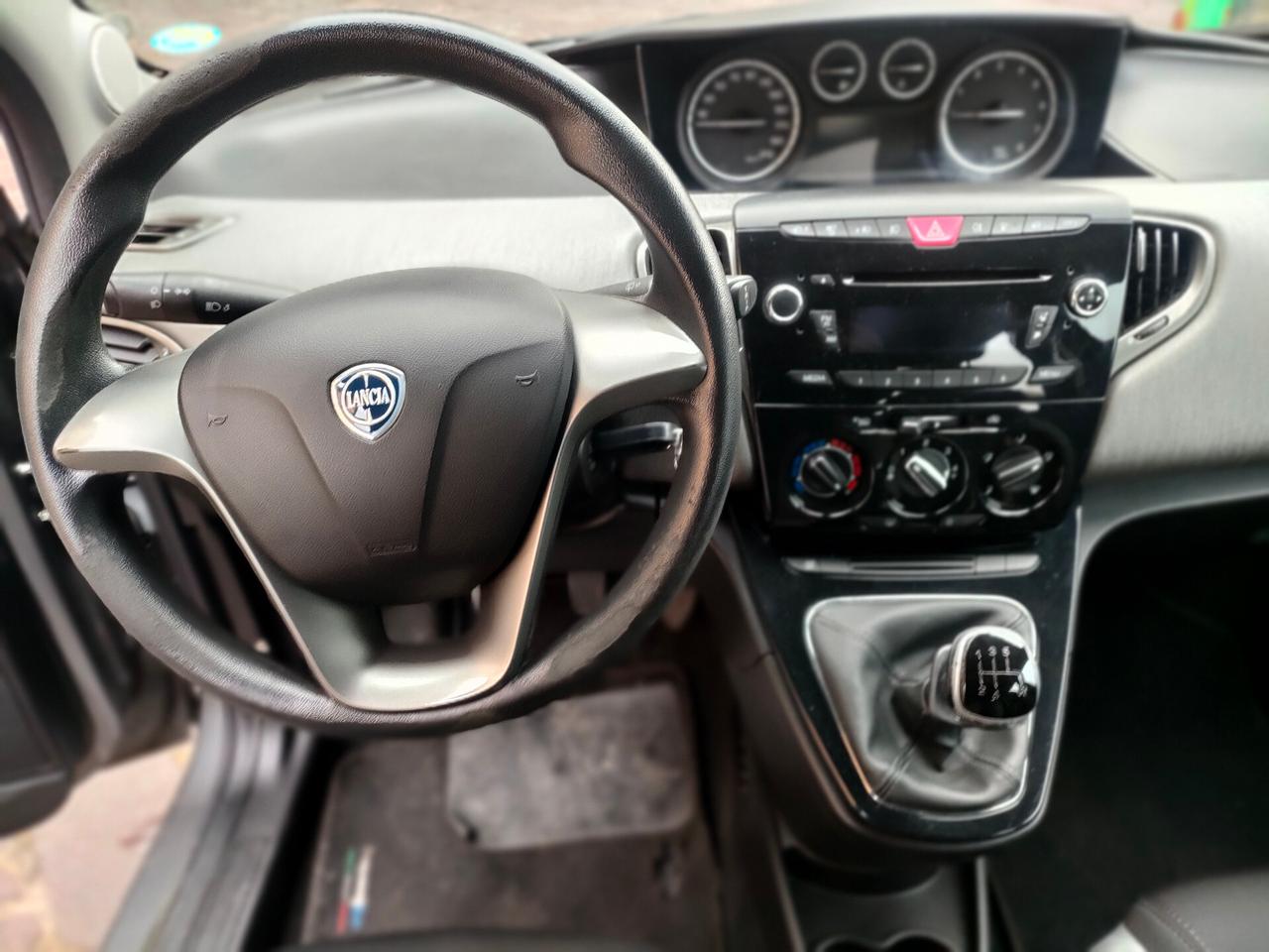 Lancia Ypsilon 0.9 TwinAir 85CV Ecochic Gold