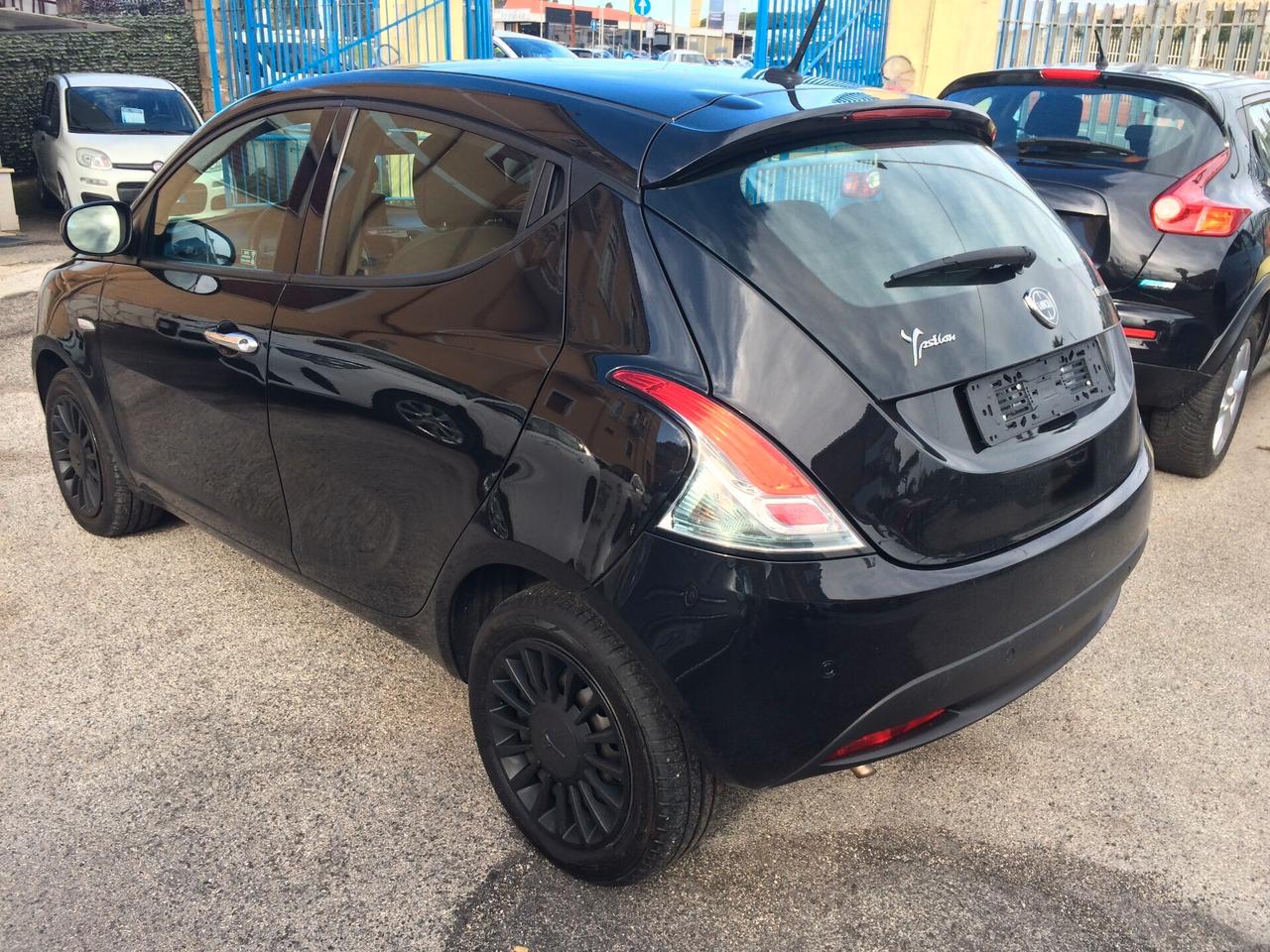 2022 Lancia Ypsilon 1.0 FireFly 5 porte S&S Hybrid Ecochic Silver tagliandata +garanzia !!!