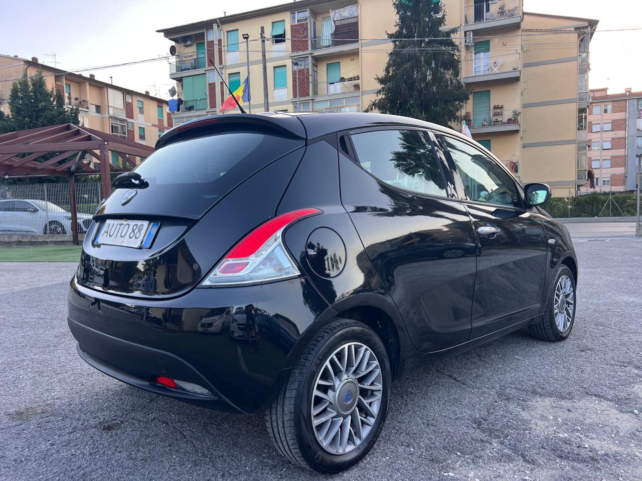 Lancia Ypsilon 1.2 69 CV 5 porte S&S Platinum