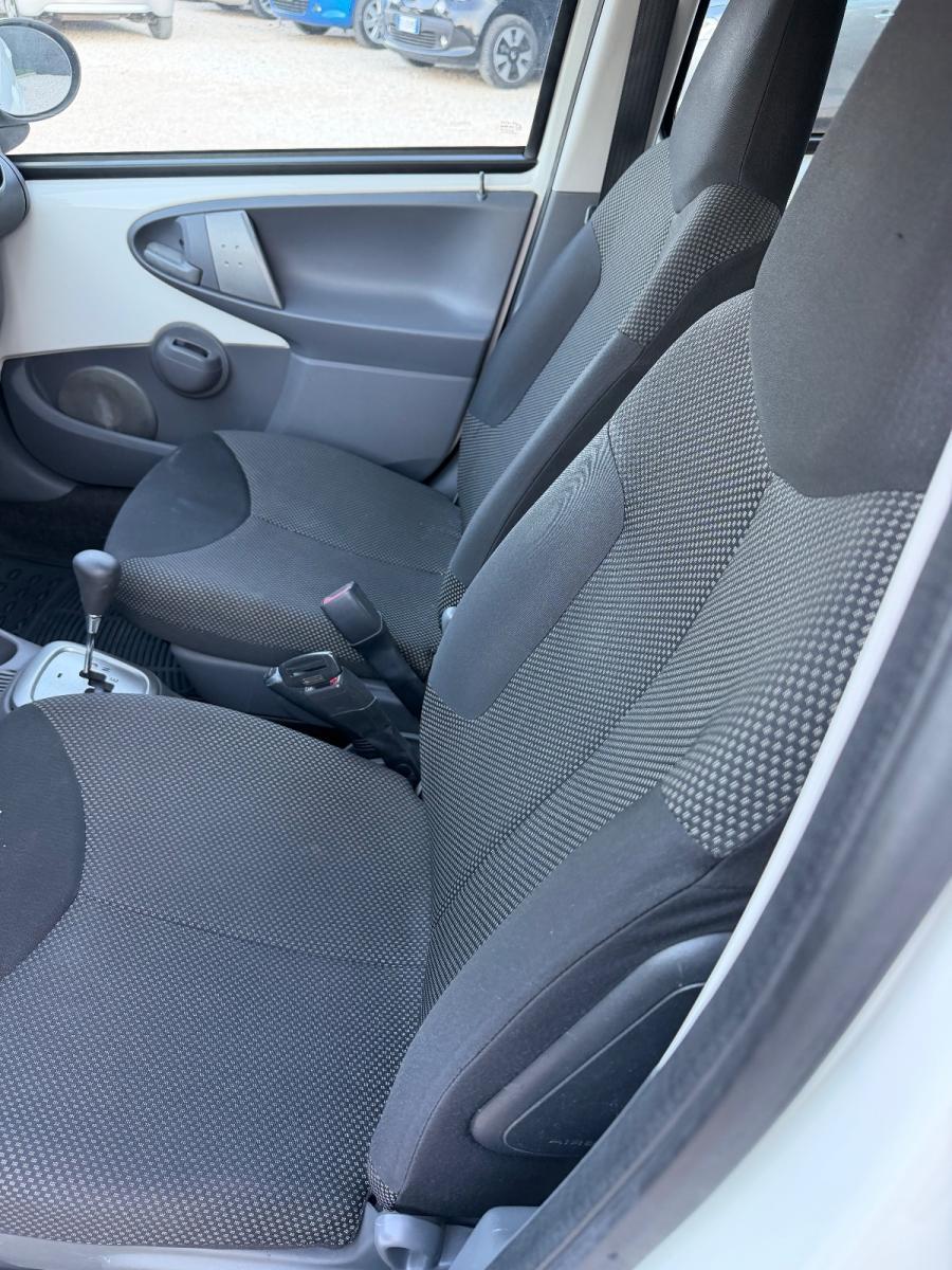 TOYOTA - Aygo - 1.0 12V VVT-i 5p. Sol Connect MMT