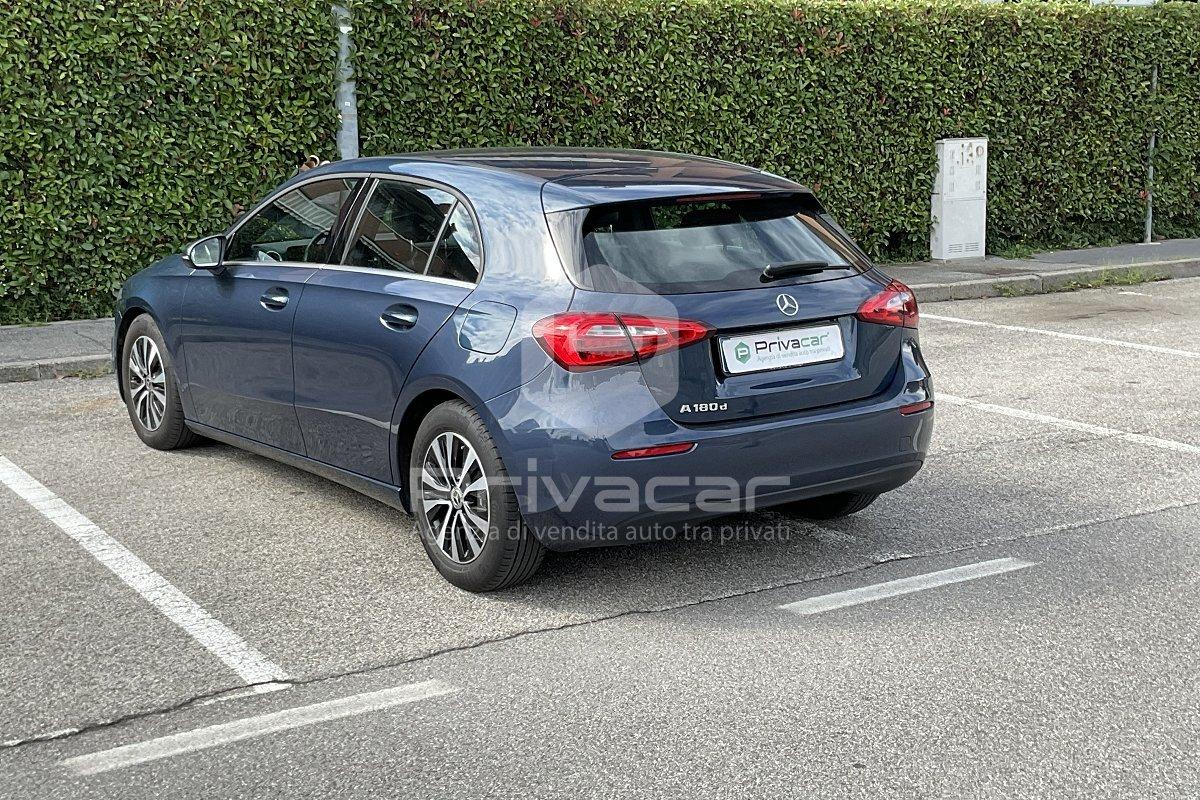 MERCEDES A 180 d Automatic Business