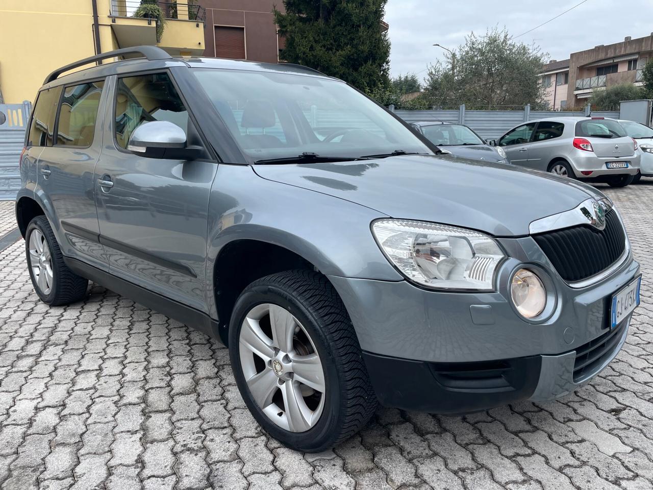 Skoda Yeti 1.2 tsi Elegance (experience) GOMME NUOVE !!