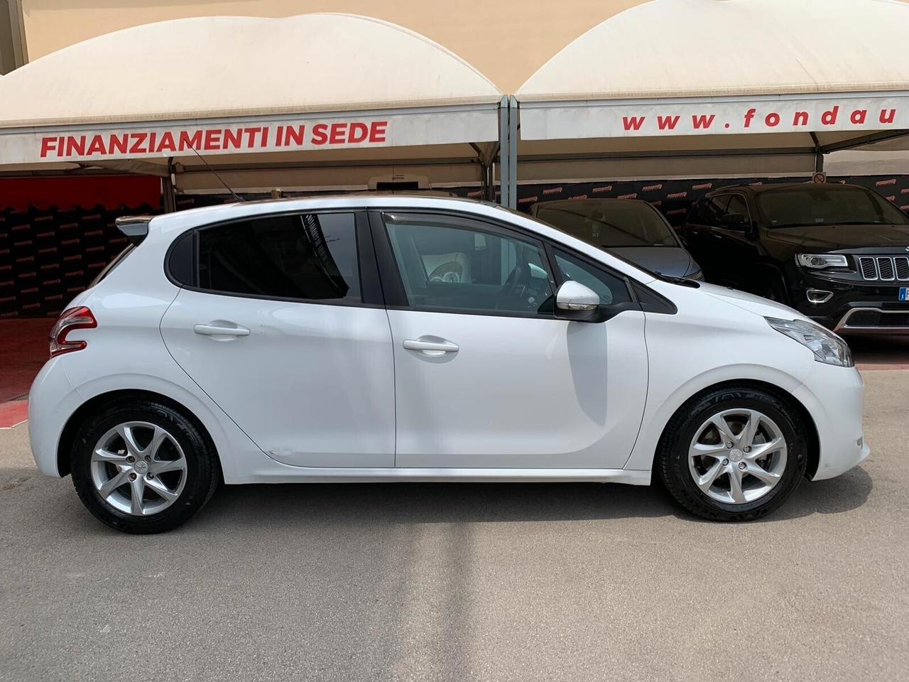 Peugeot 208 1.4 e-HDi 68 CV S&S robotizzato 5 porte Active