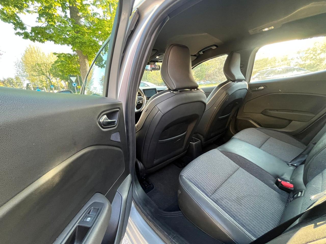 Renault Clio Full Hybrid E-Tech 140 CV 5 porte Intens