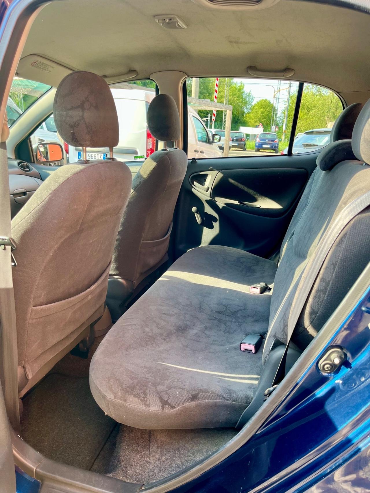 Toyota Yaris 1.3i 16v benzina con CAMBIO AUTOMATICO!