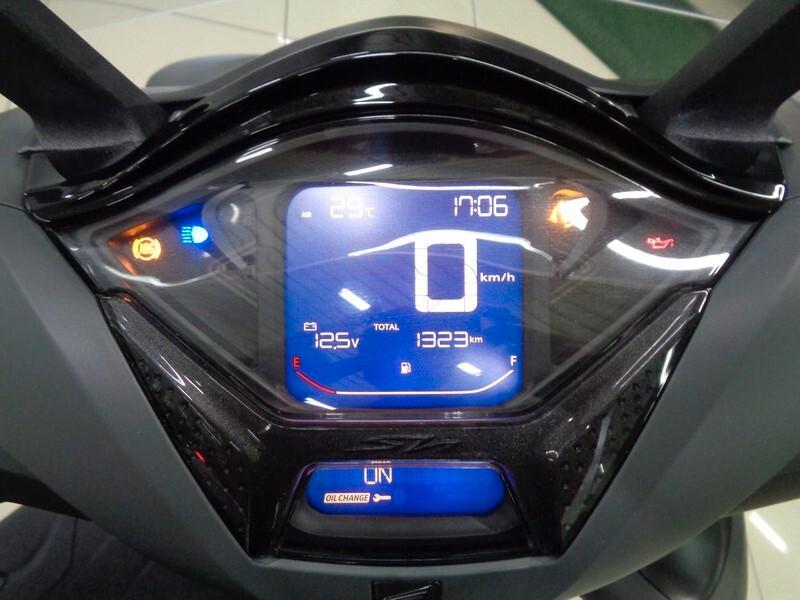 Honda SH 350 Sport 2025 1.300 KM