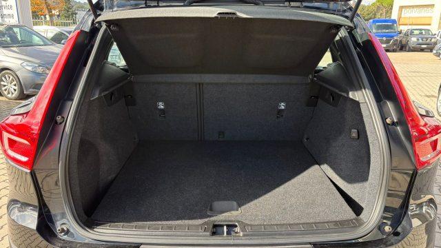 VOLVO XC40 T2 Geartronic Momentum ***IVA ESPOSTA***