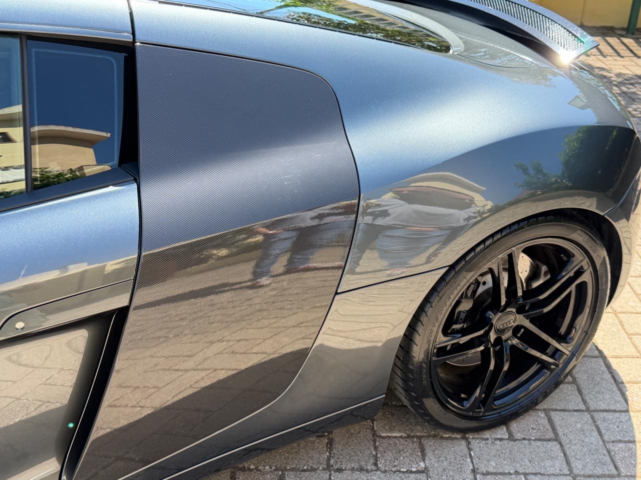 Audi R8 4.2 V8 FSI quattro R tronic