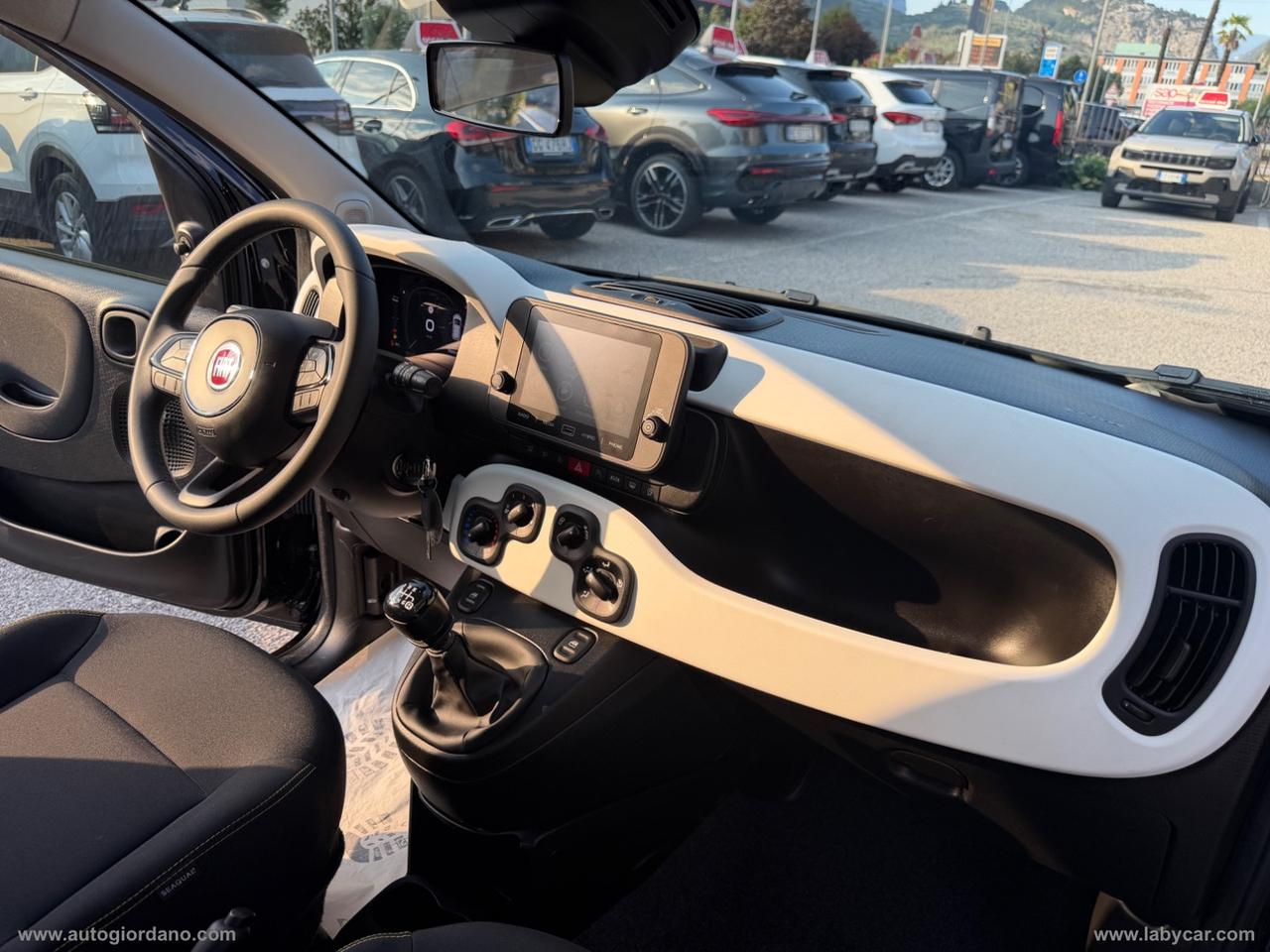 FIAT Panda 1.0 FireFly S&S Hybrid PACK CROSS