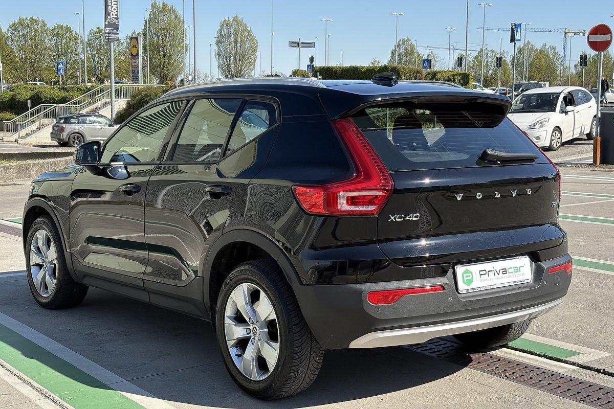 VOLVO XC40 T2 Momentum Pro N1