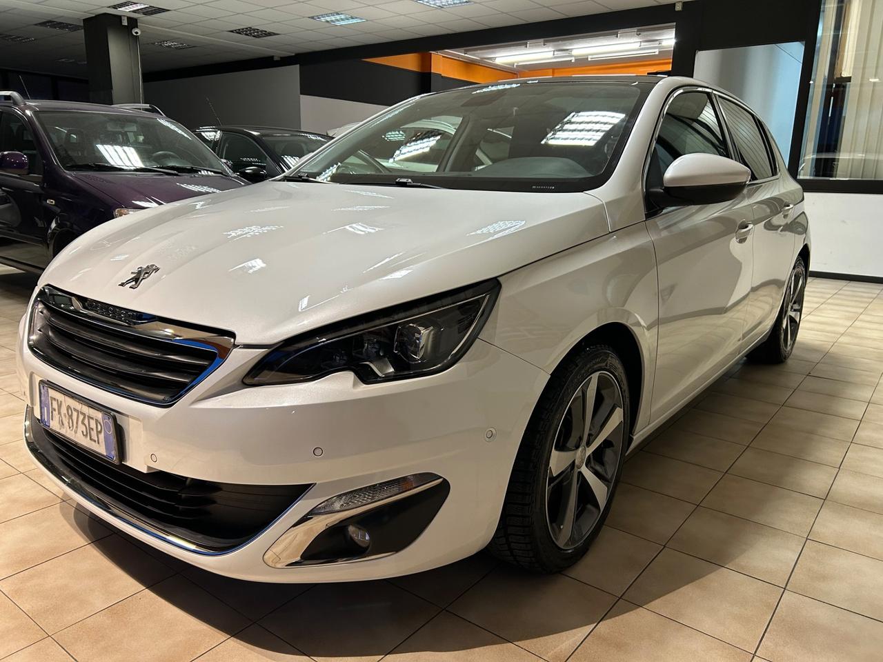 Peugeot 308- 2017 1.2 PureTech Turbo 130 CV 130.000 KM