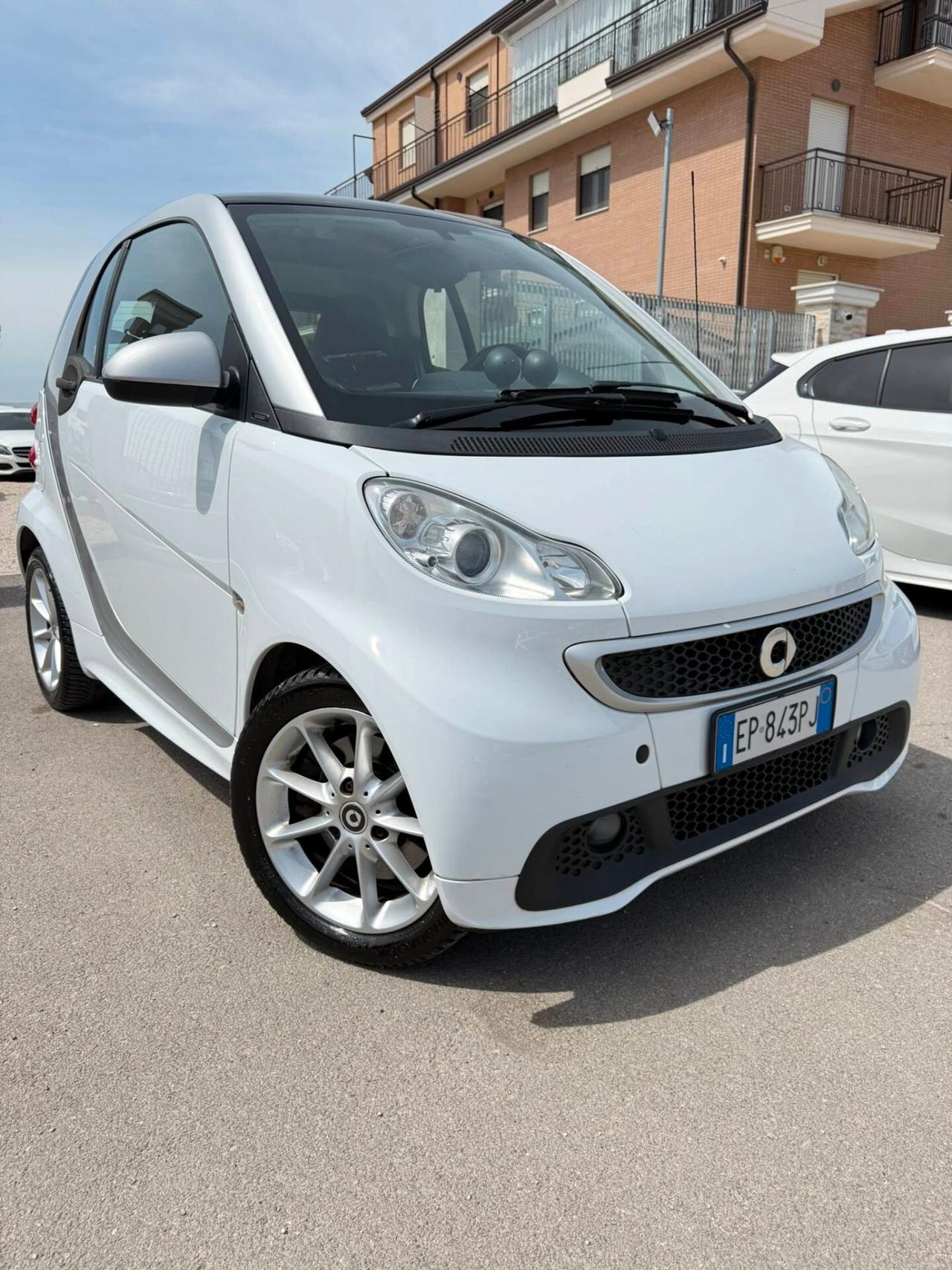 Smart ForTwo 1000 52 kW MHD coupé passion