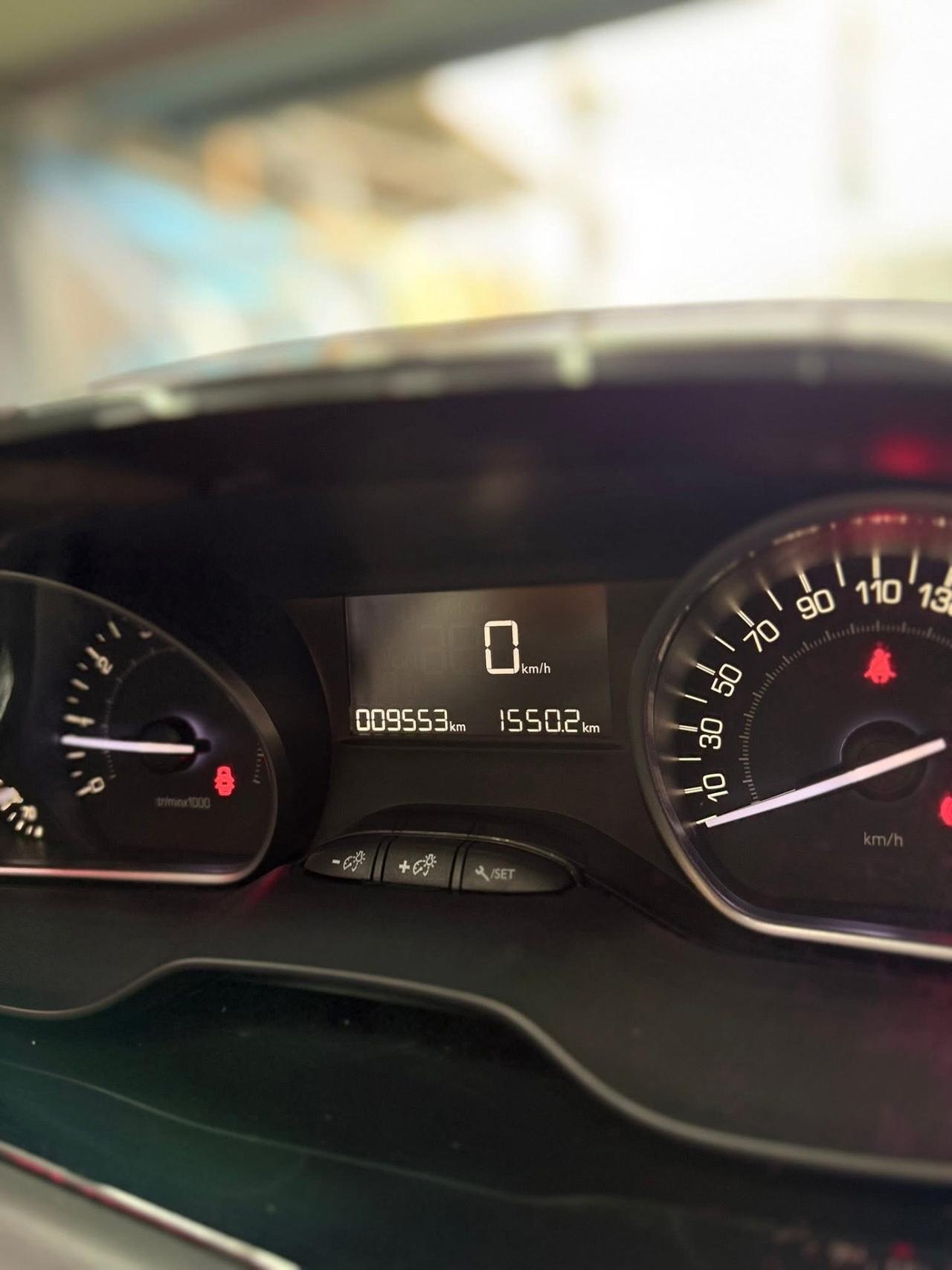 Peugeot 208 1.2 Benzina 82 cv 9556 KM UNICA