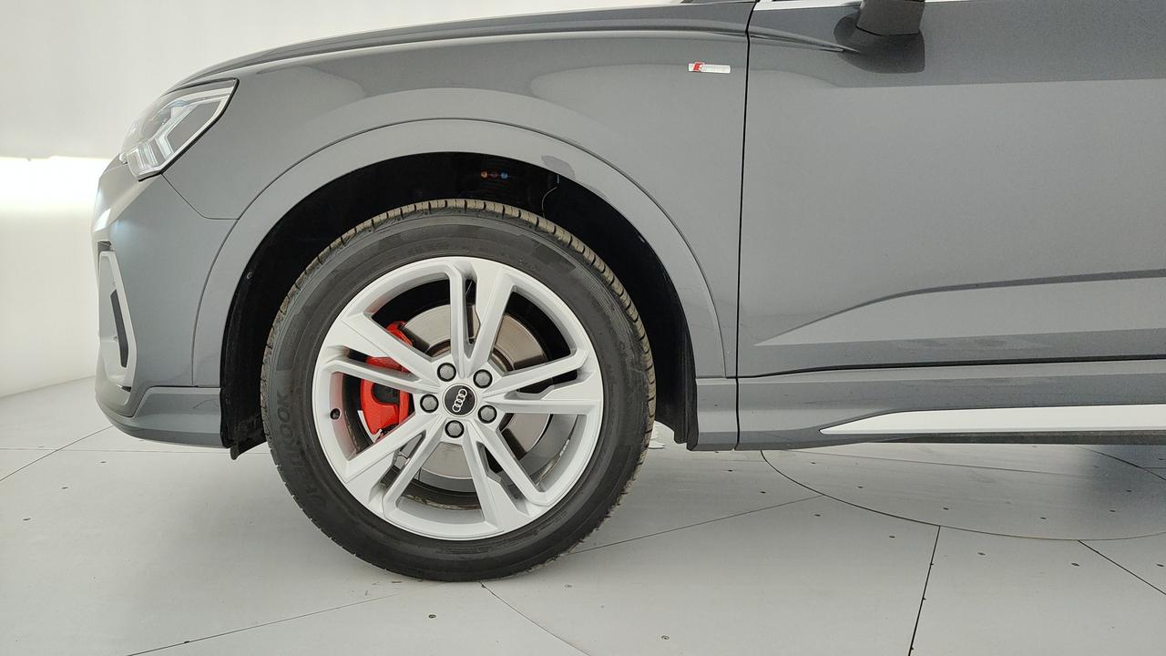 AUDI Q3 2019 Sportback - Q3 Sportback 40 2.0 tfsi S line edition