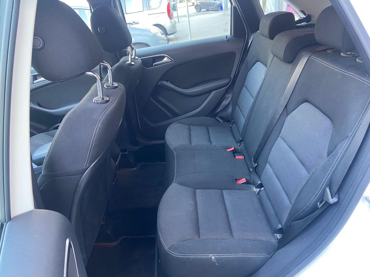 Mercedes-Benz B 180 Premium B 180 BlueEFFICI #9472