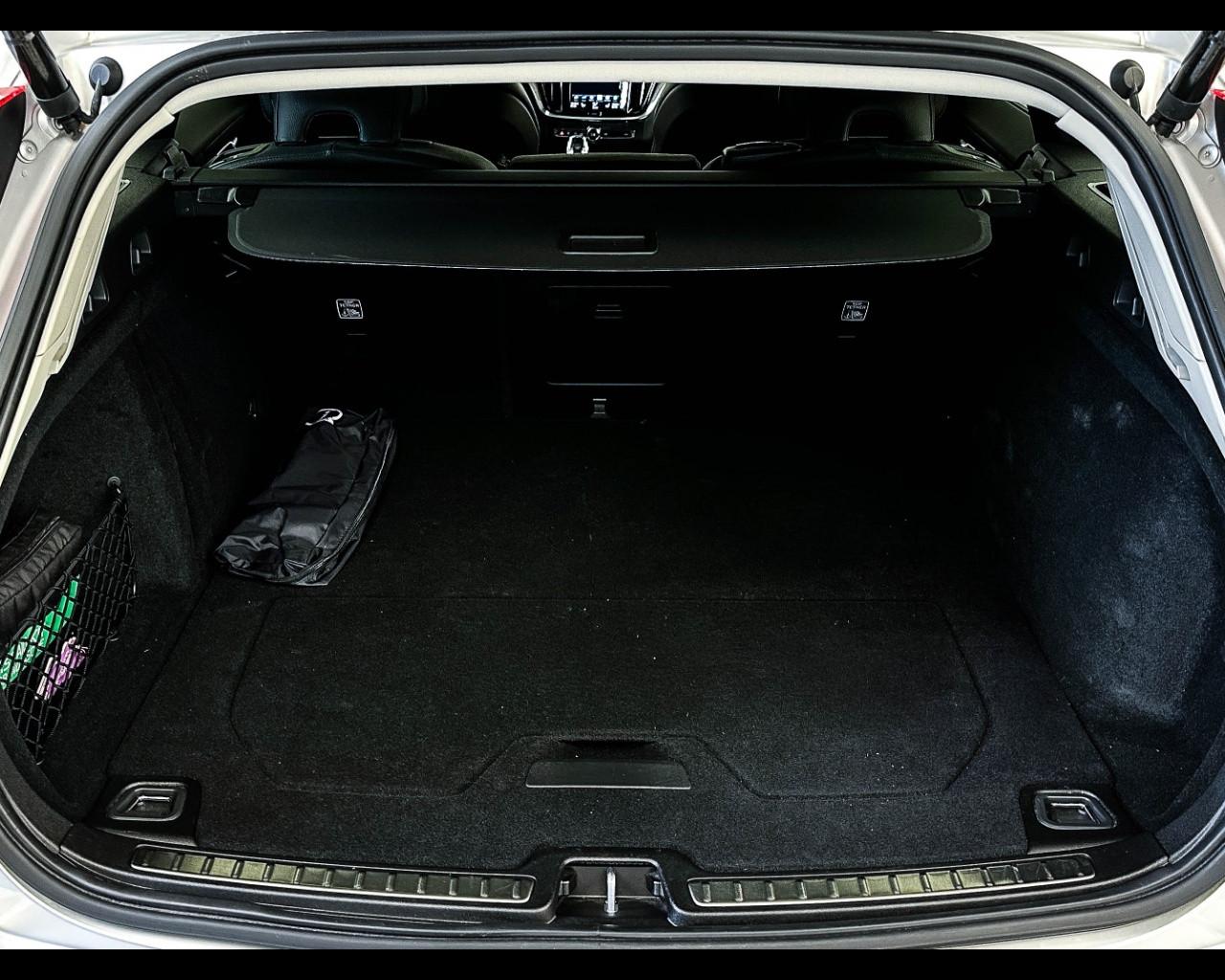 VOLVO V60 T6 Recharge AWD Plug-in Hybrid Inscription