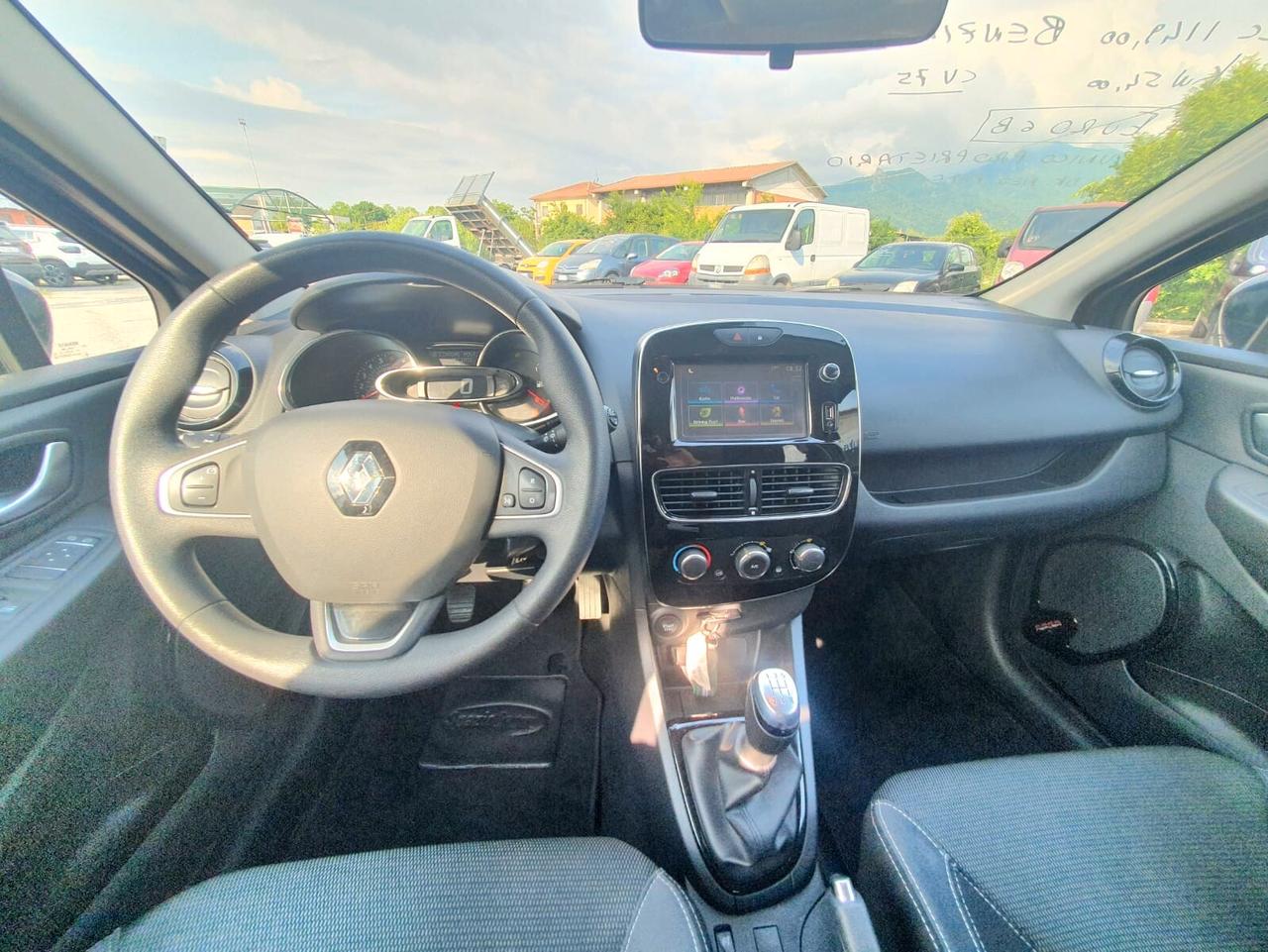 Renault Clio 1.2 75 CV 5 porte Duel