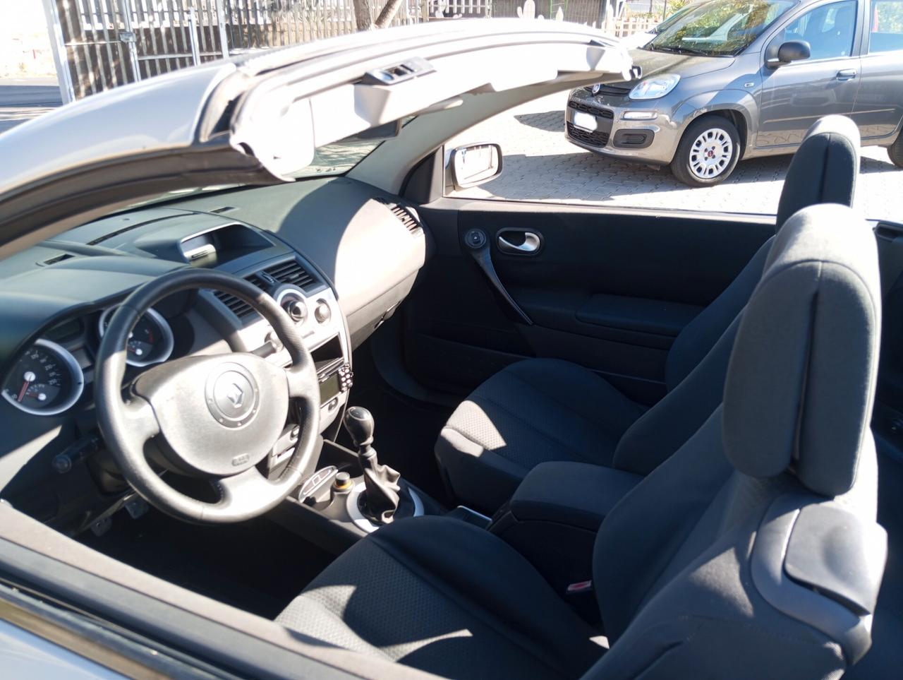 Renault Megane Mégane C-C 1.9 dCi Confort Authentique