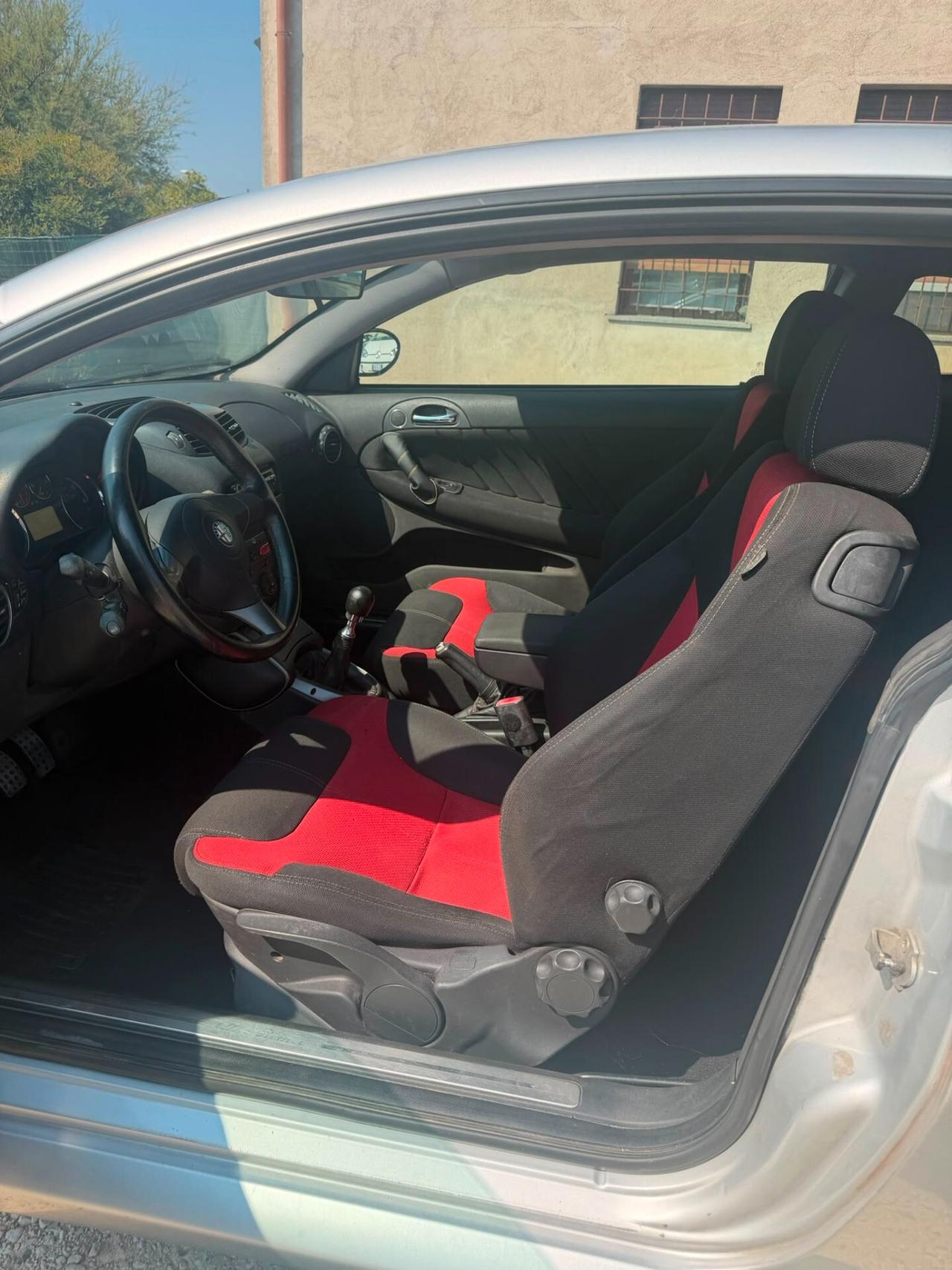 Alfa Romeo GT 1.9 JTDM 16V Sport