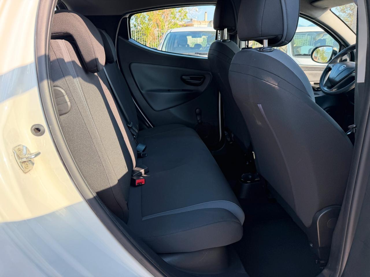 LANCIA YPSILON ANNO 2017 1.2 BENZINA 69 CV
