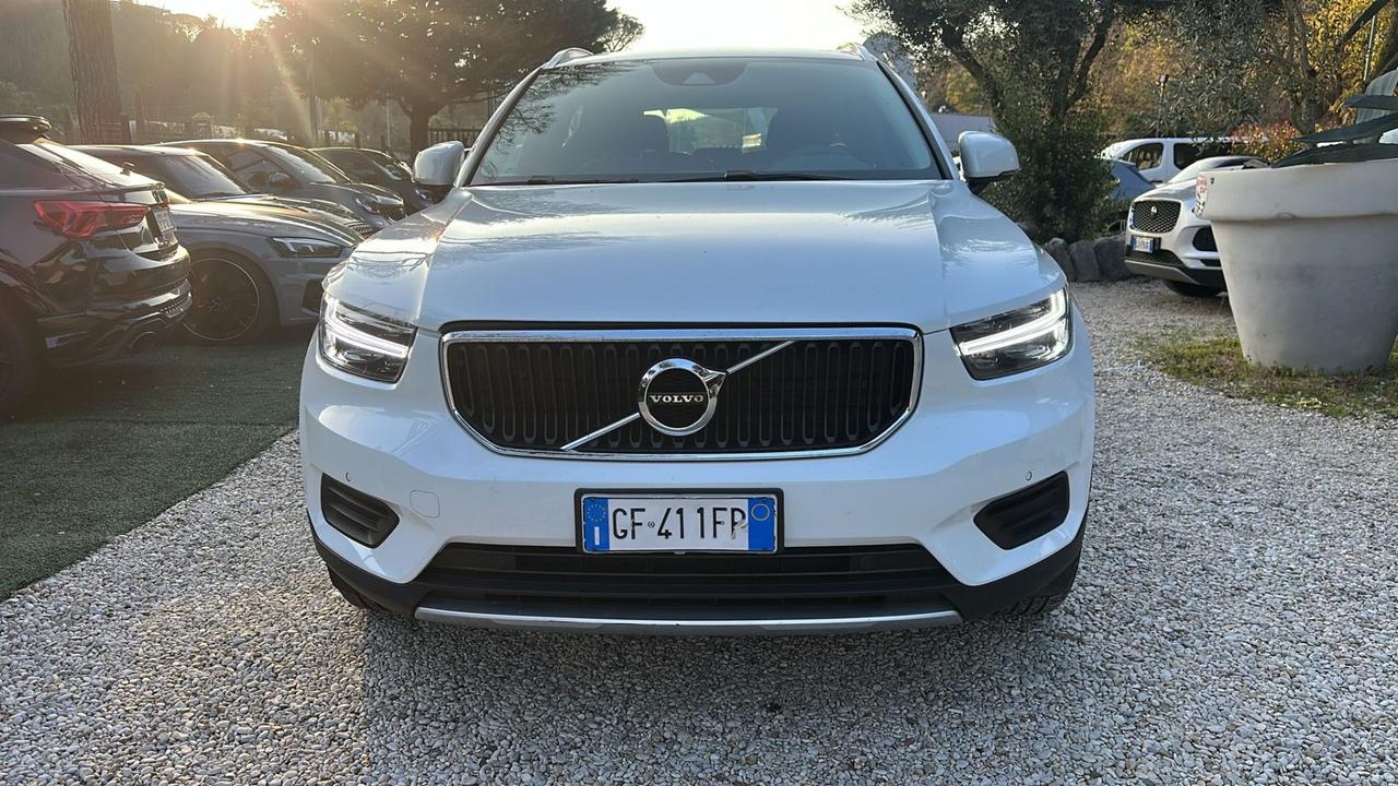 Volvo XC40 T2 automatico Business