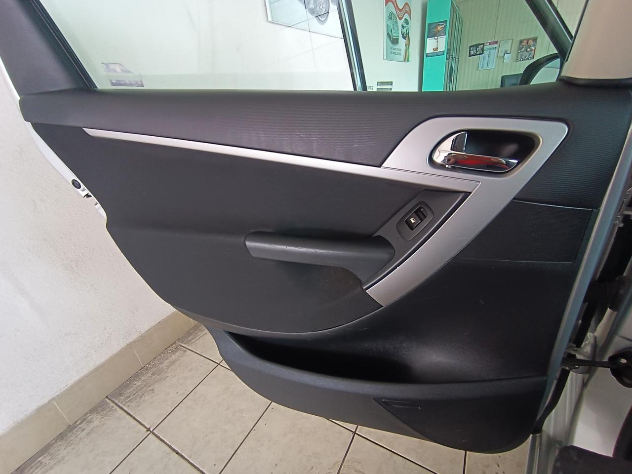 Citroen C4 Picasso business