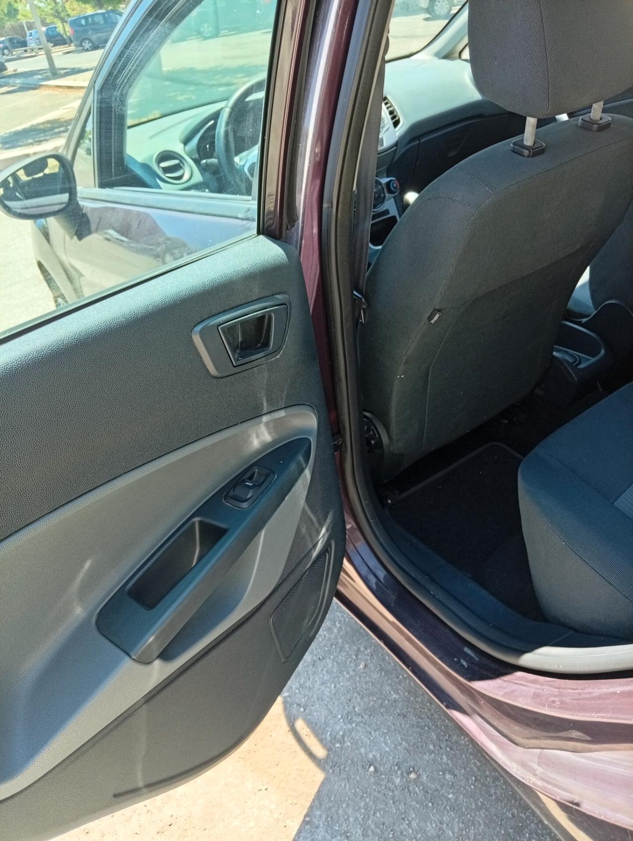 Ford Fiesta Fiesta+ 1.4 TDCi 70CV 5 porte