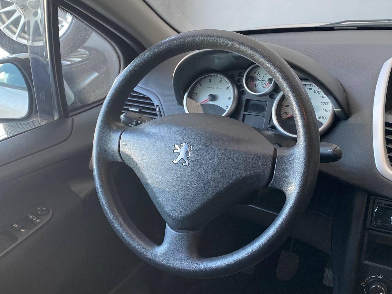 Peugeot 207 - 1.4 | 95CV