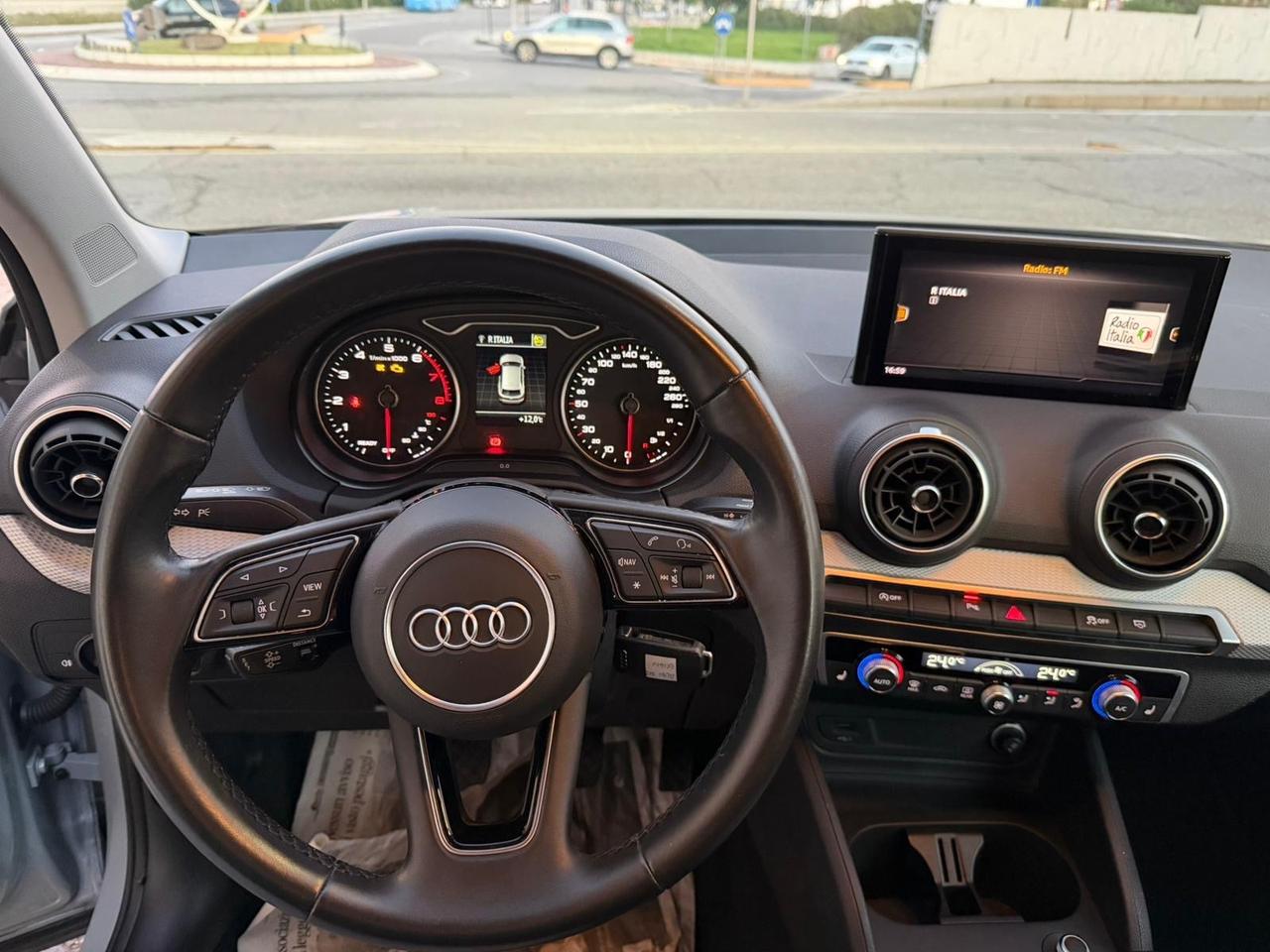 Audi Q2 30 TFSI Business