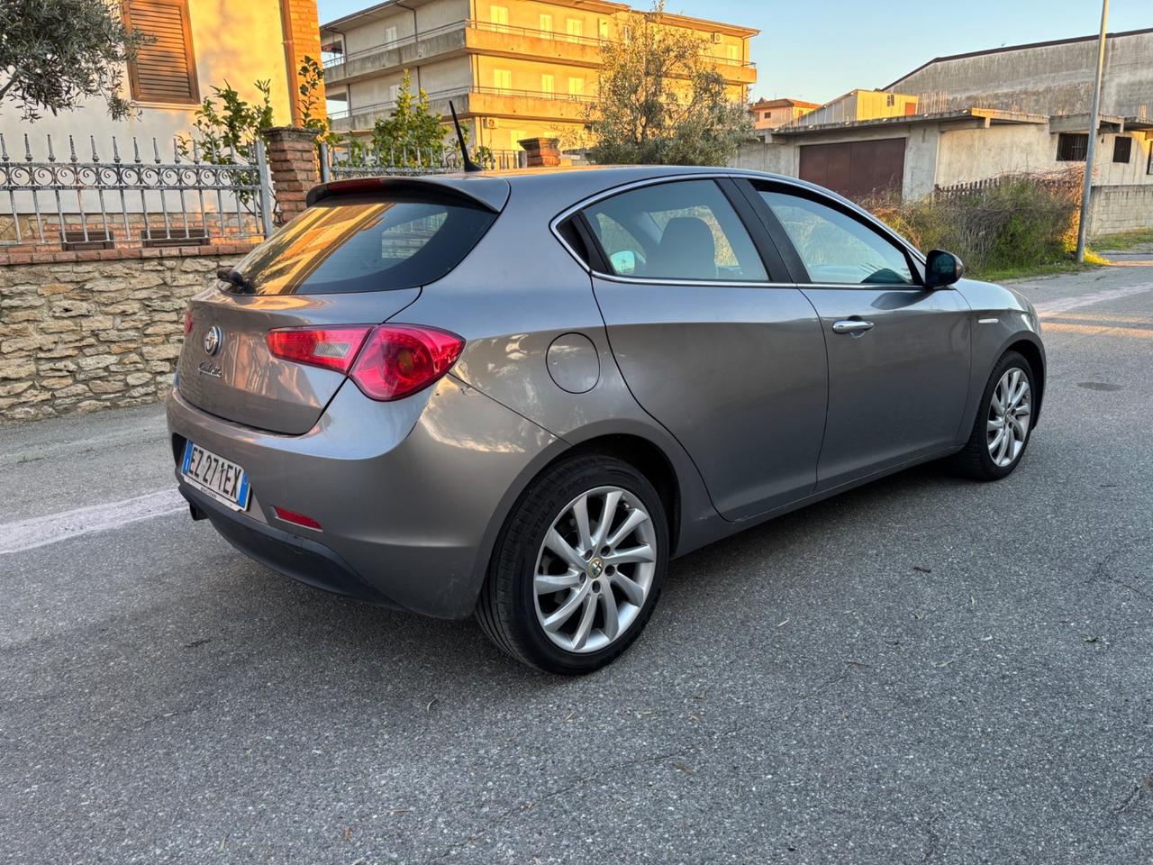 Alfa Romeo Giulietta 1.6 JTDm-2 105 CV Exclusive