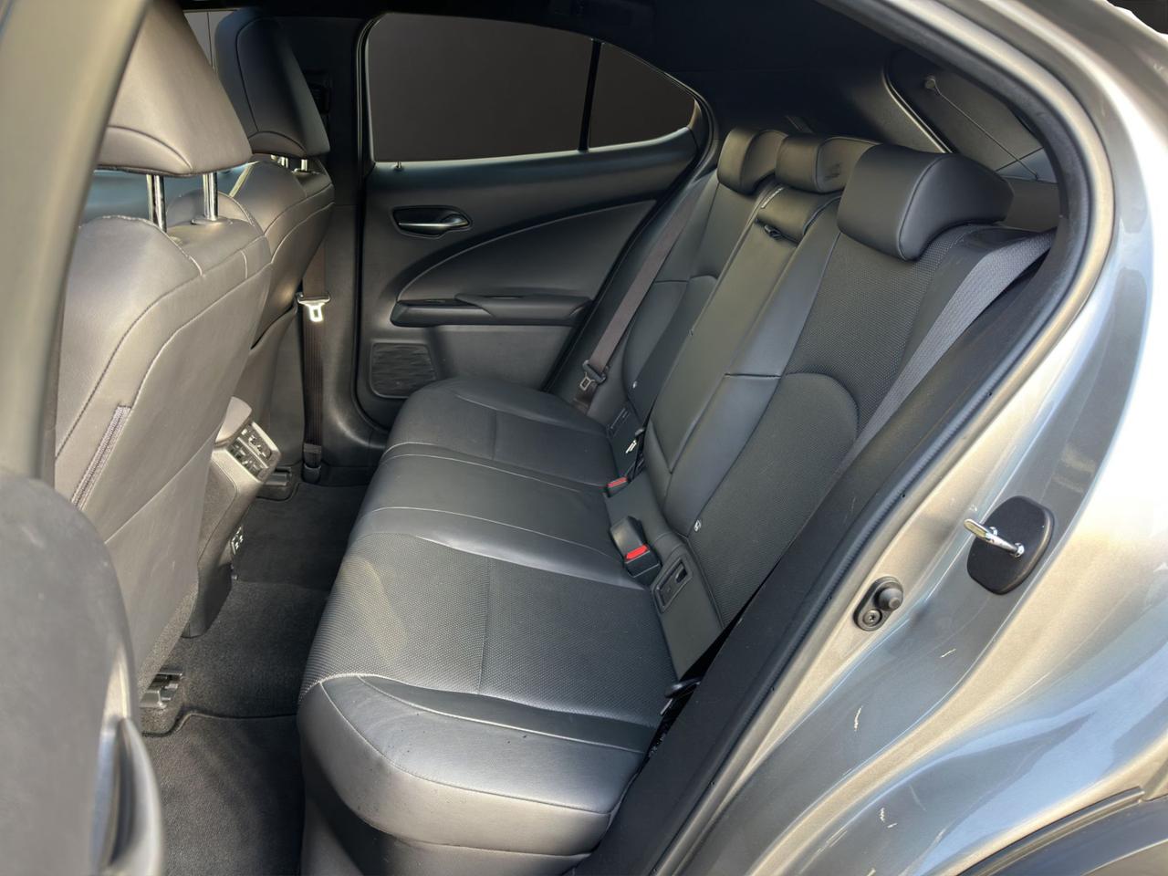 Lexus UX 250h 2.0 Premium 2wd cvt