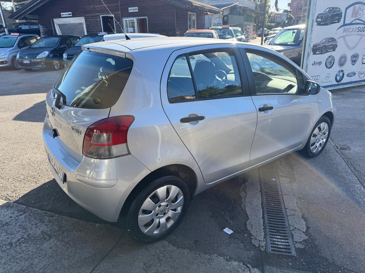 Toyota Yaris 1.0 5 porte 116000 km