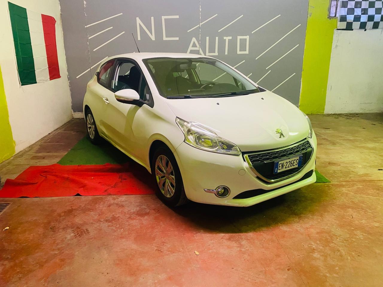 Peugeot 208 1.4 HDi 68 CV 3 porte Allure