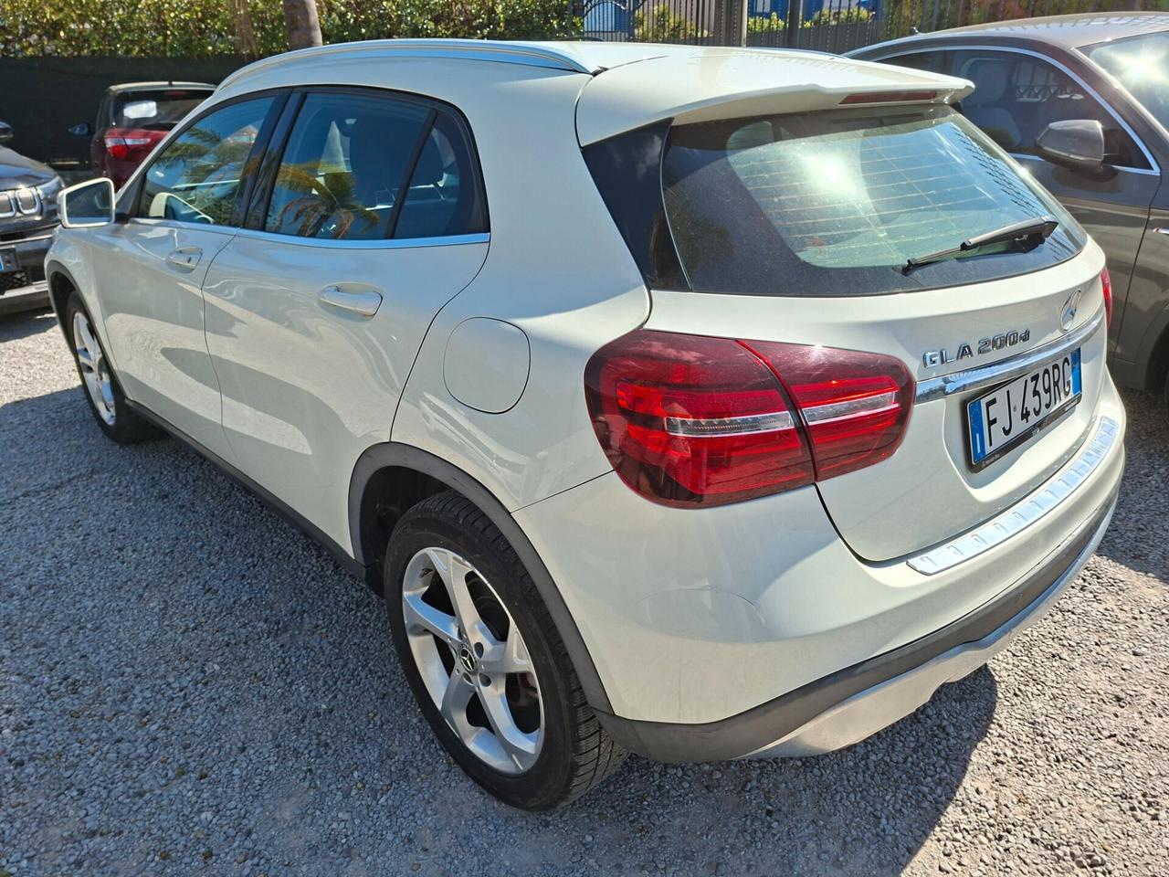 Mercedes-benz GLA 200 180 d Premium
