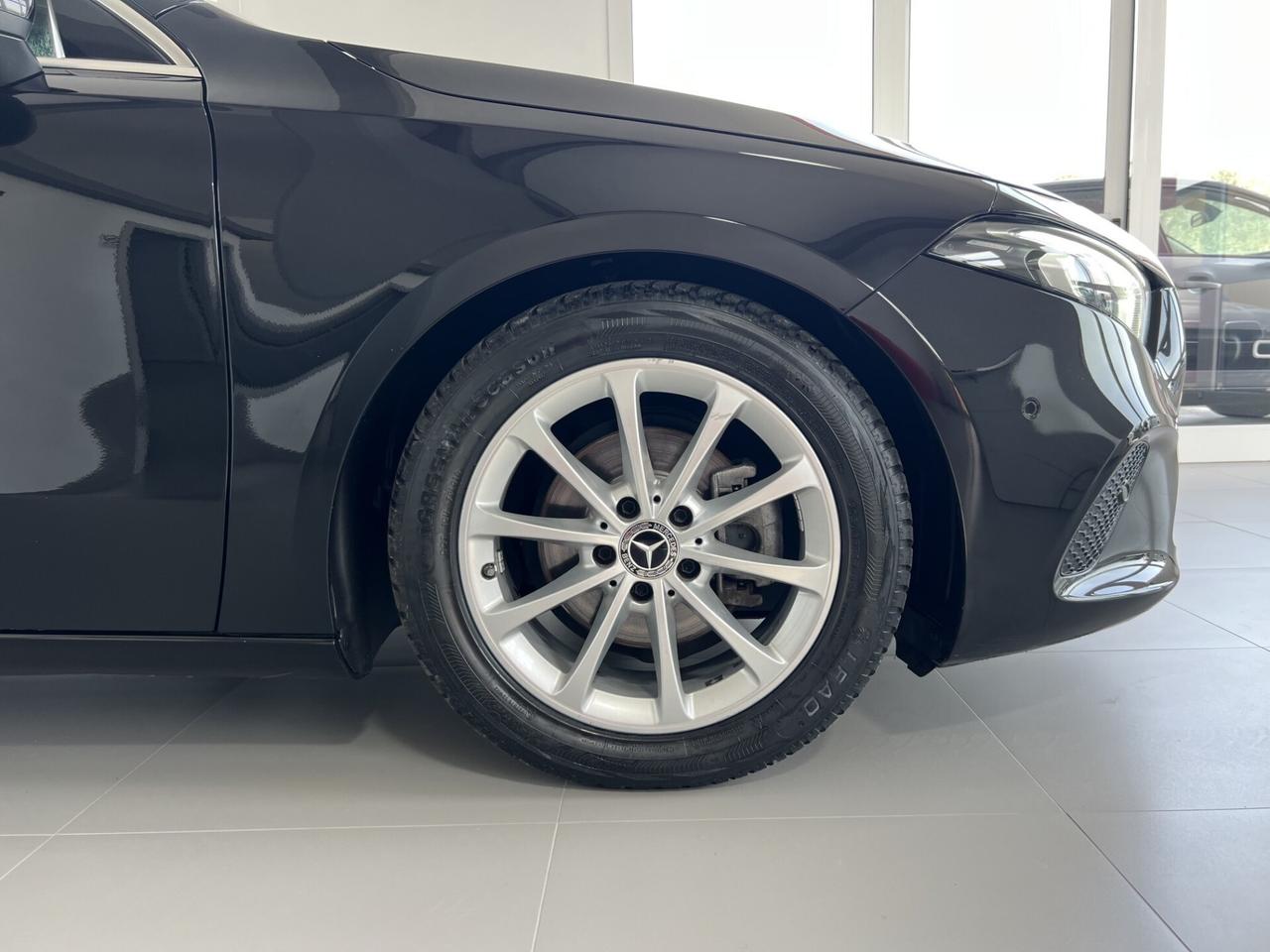 MERCEDES-BENZ A 180 d Aut. Business Extra - 2020
