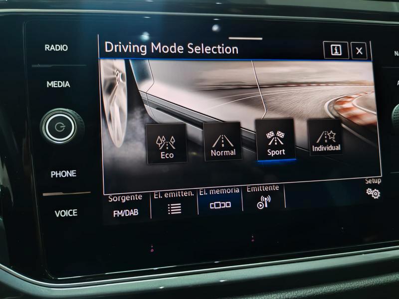 Volkswagen T-Roc 1.5 tsi Sport dsg PACK R LINE