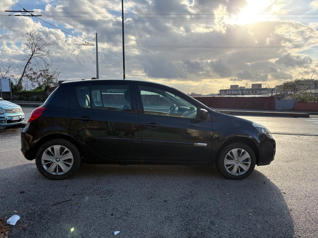 Renault Clio 1.2 16V 5 porte Dynamique