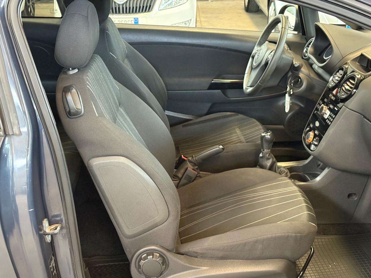 Opel Corsa 1.2 3 porte Sport